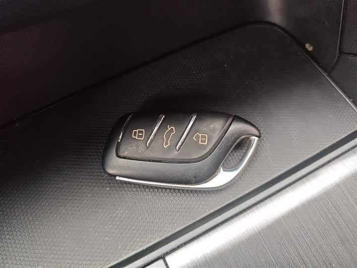 Фото 9 - MG Motor 6