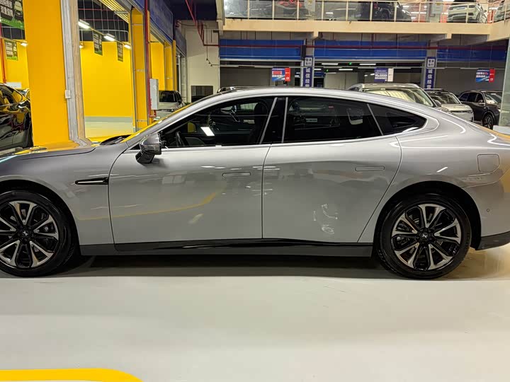 Фото 8 - XPeng P7