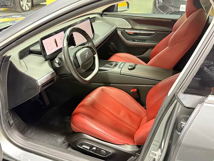 Фото 9 - XPeng P7