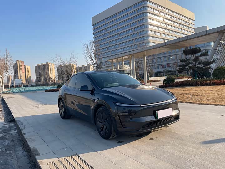 Фото 3 - Tesla Model Y