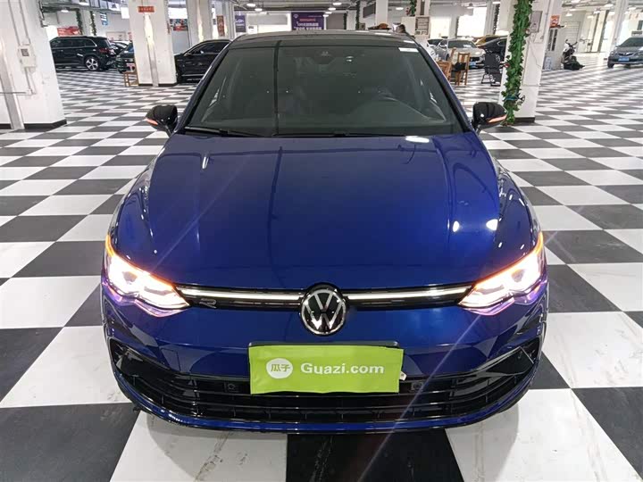 Фото 3 - Volkswagen Golf