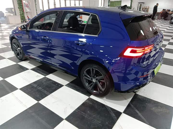 Фото 5 - Volkswagen Golf