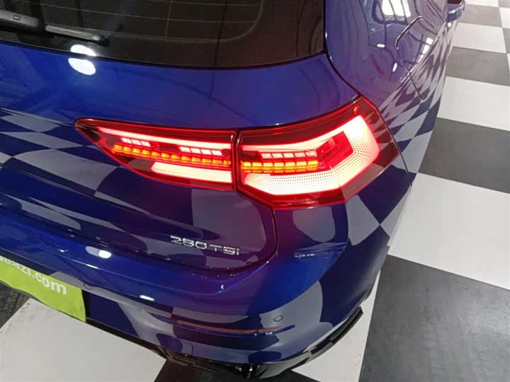 Фото 8 - Volkswagen Golf