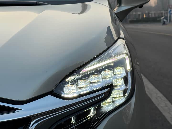 Фото 4 - Buick GL8 ES