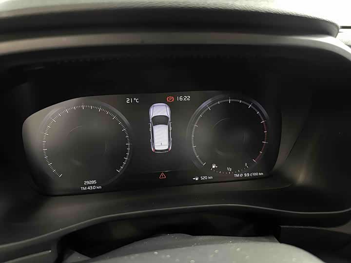 Фото 4 - Volvo XC40