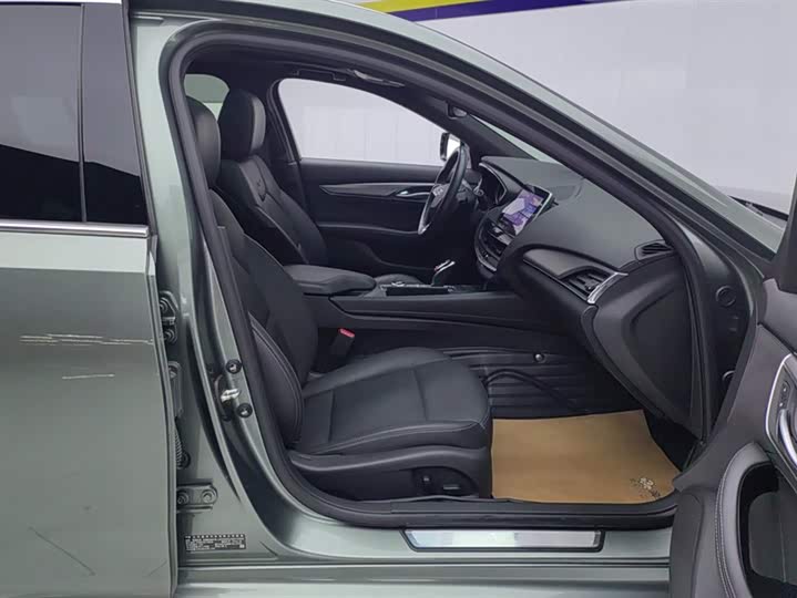 Фото 8 - Cadillac CT5