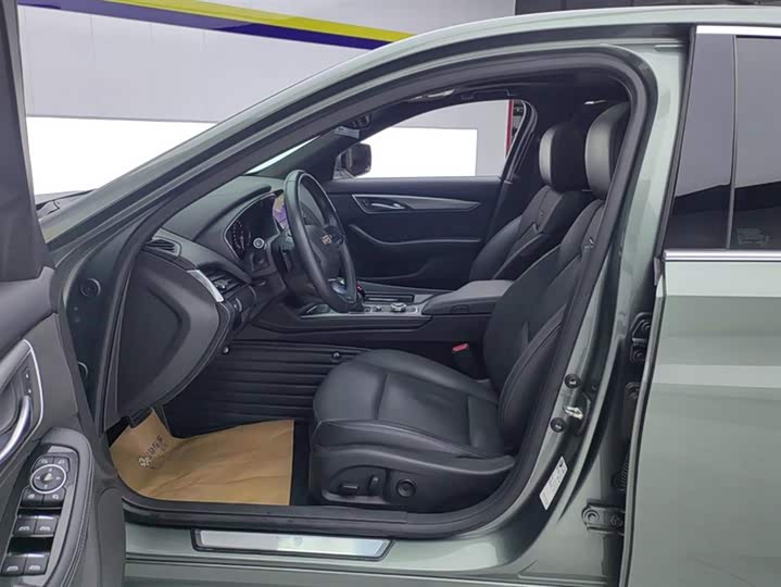 Фото 9 - Cadillac CT5