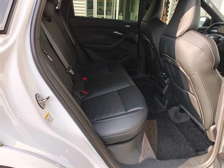 Фото 8 - Audi Q6L e-tron