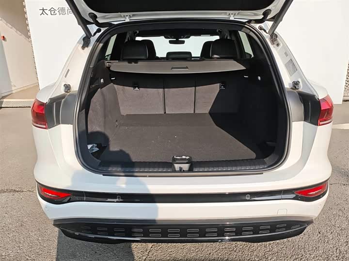 Фото 9 - Audi Q6L e-tron