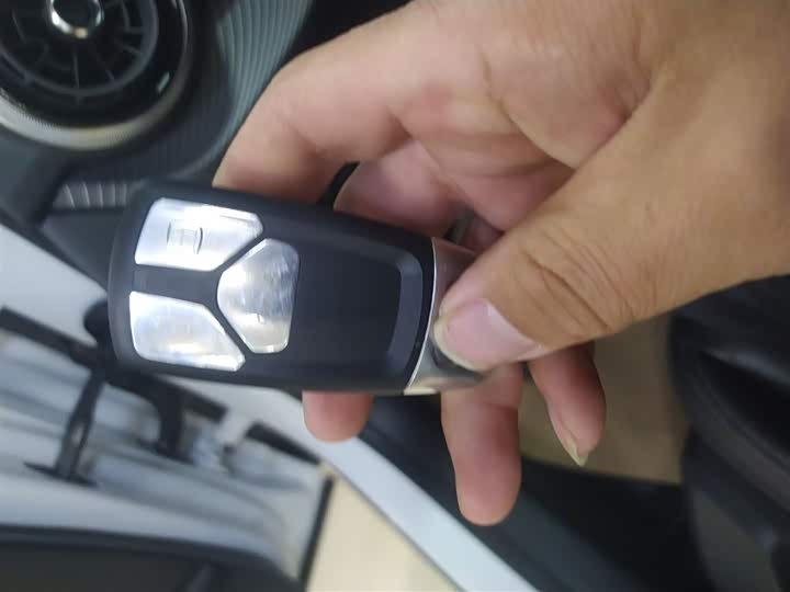 Фото 9 - Audi Q2L