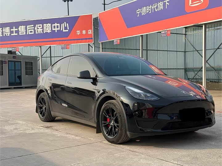 Фото 3 - Tesla Model Y