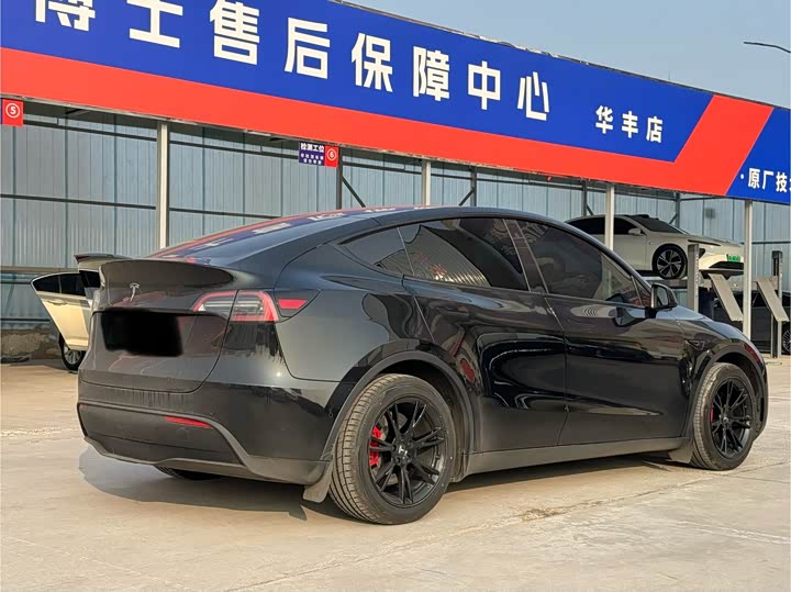 Фото 4 - Tesla Model Y