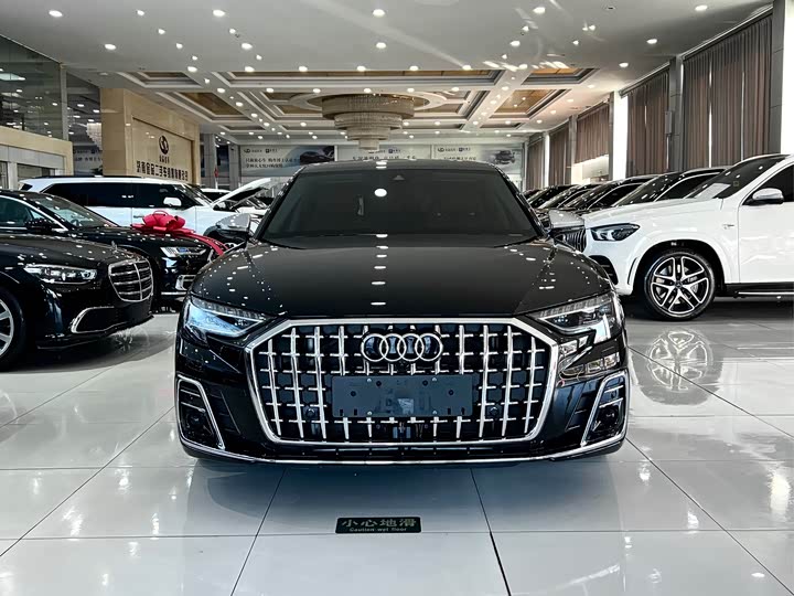 Фото 3 - Audi A8