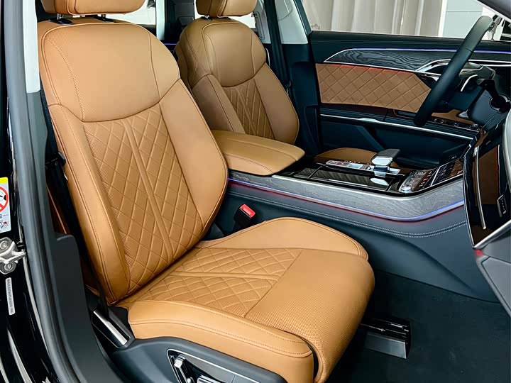 Фото 8 - Audi A8