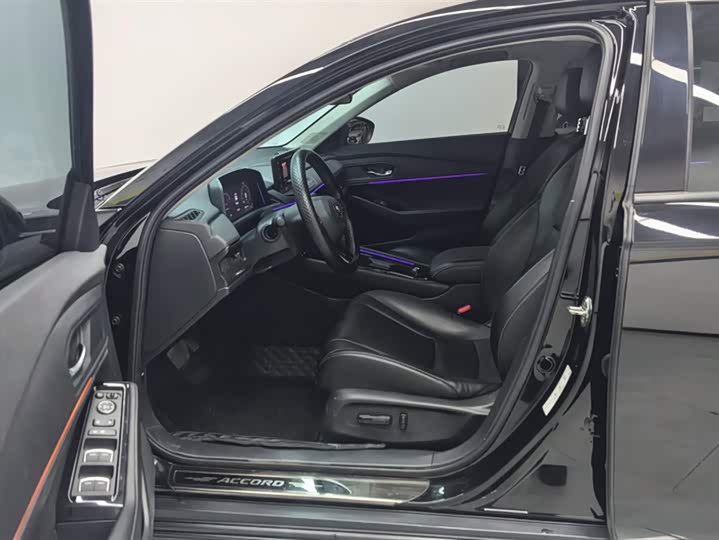 Фото 9 - Honda Accord