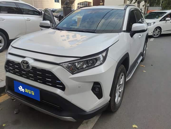 Фото 1 - Toyota RAV4