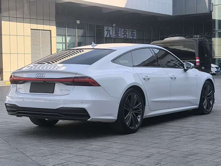 Фото 7 - Audi A7
