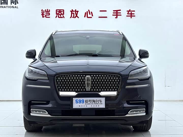 Фото 2 - Lincoln Aviator