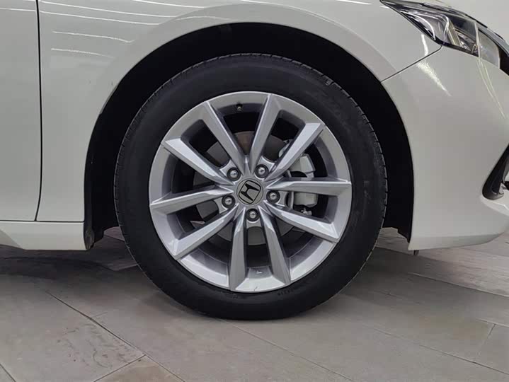 Фото 6 - Honda Accord