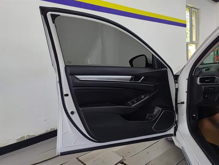 Фото 7 - Honda Accord