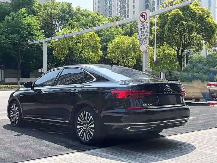 Фото 7 - Volkswagen Passat