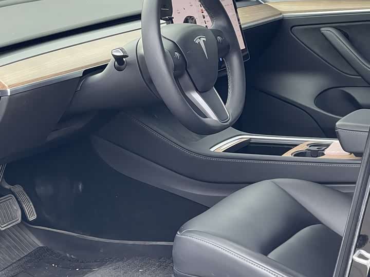 Фото 5 - Tesla Model 3