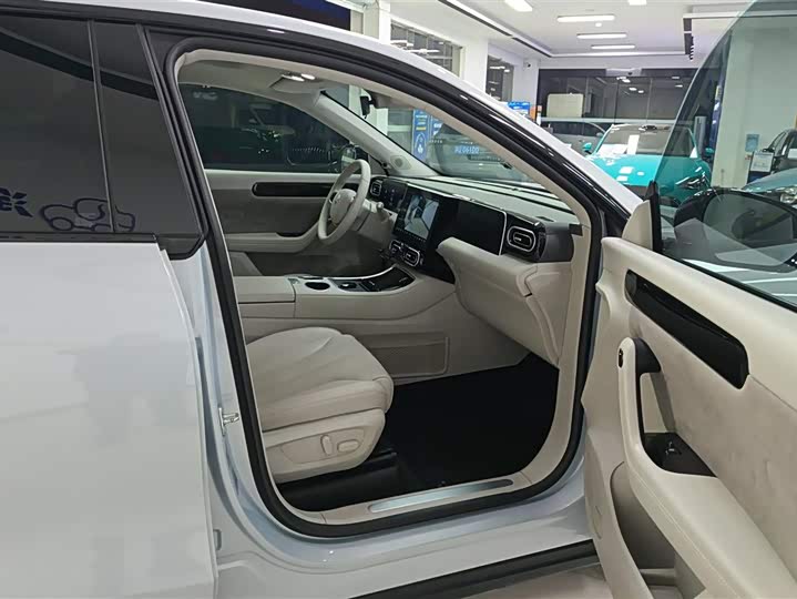 Фото 8 - Leapmotor C11