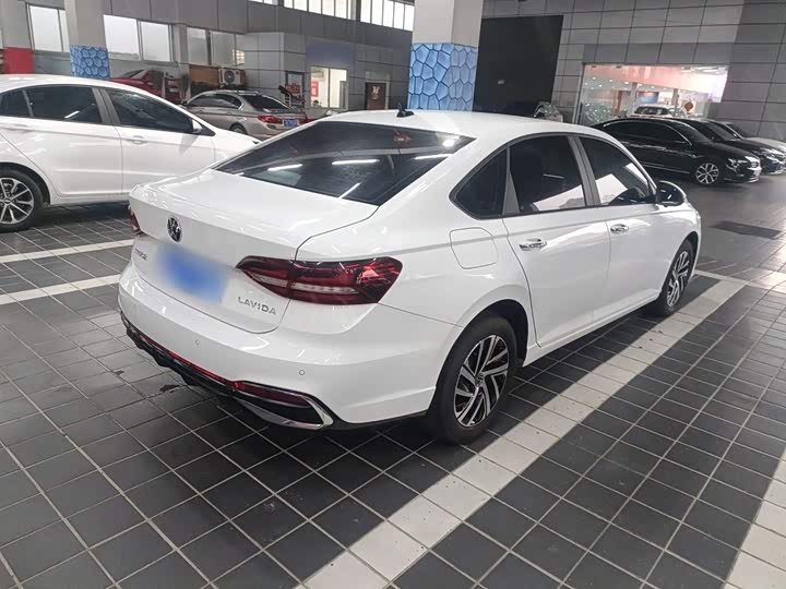 Фото 7 - Volkswagen Lavida