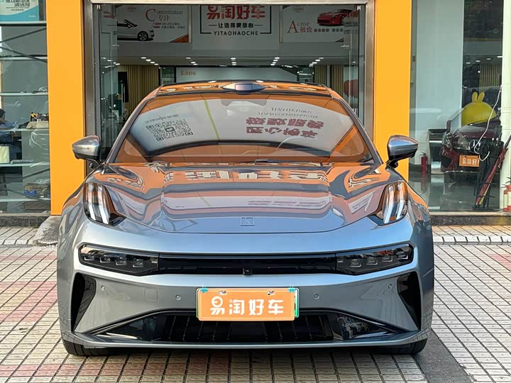 Фото 2 - Zeekr 001