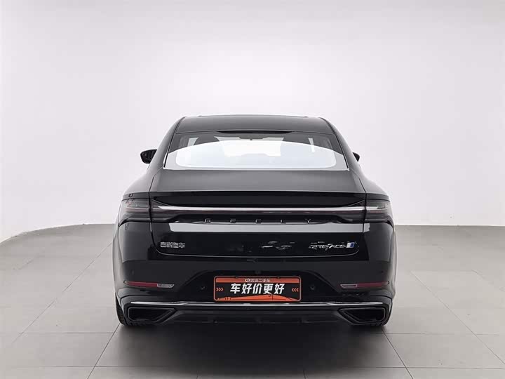 Фото 4 - Geely Preface L