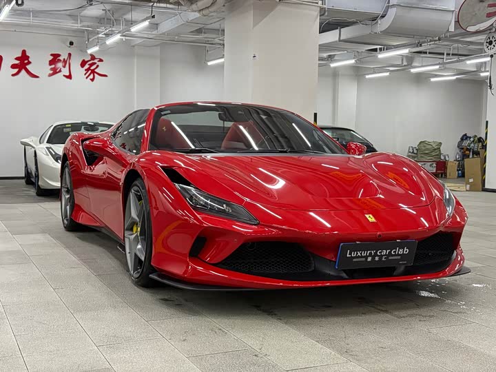 Фото 2 - Ferrari F8