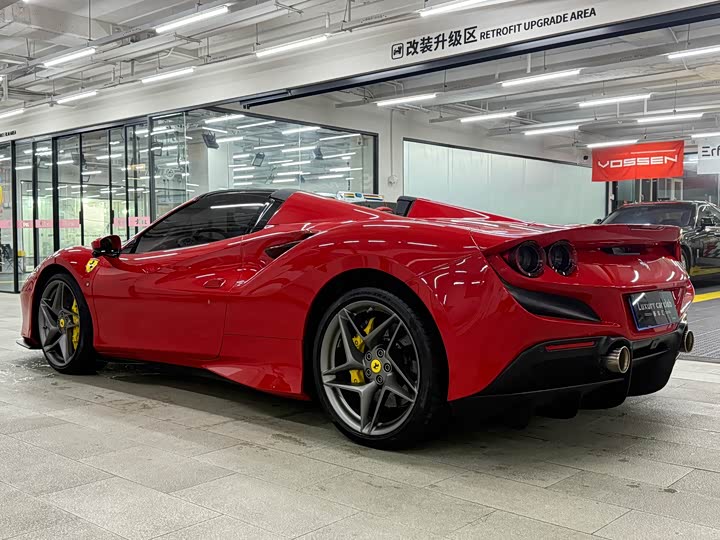 Фото 4 - Ferrari F8