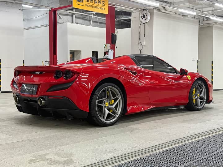 Фото 5 - Ferrari F8