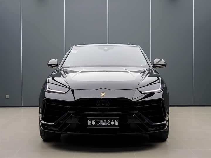 Фото 3 - Lamborghini Urus