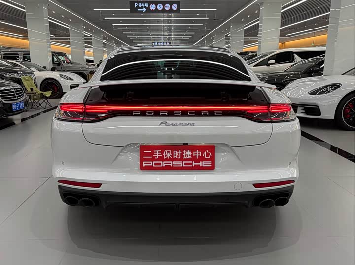 Фото 5 - Porsche Panamera