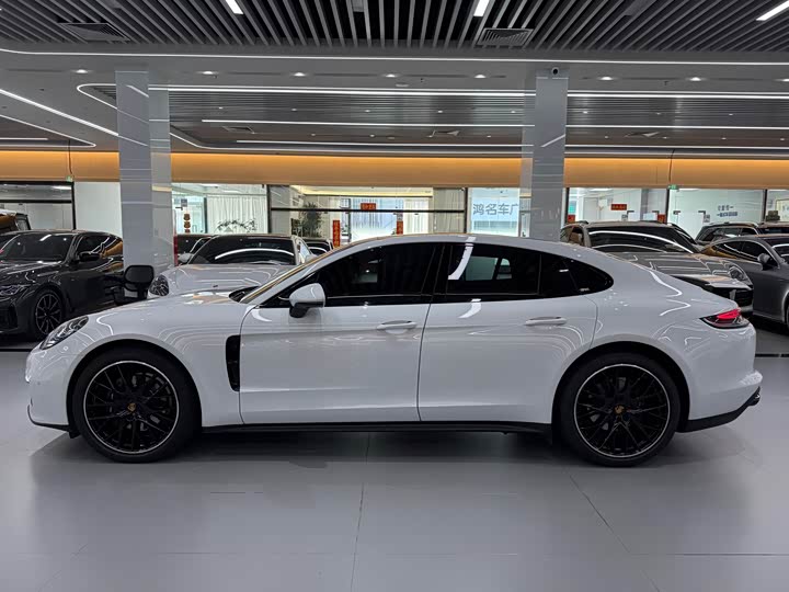 Фото 7 - Porsche Panamera