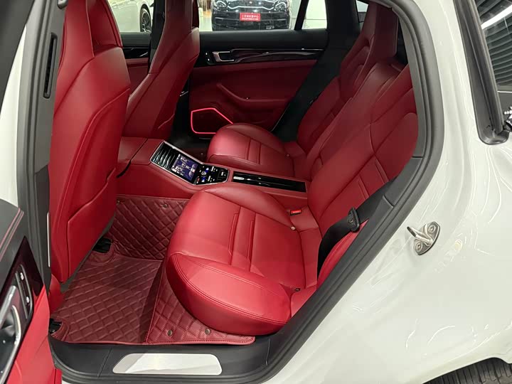 Фото 9 - Porsche Panamera