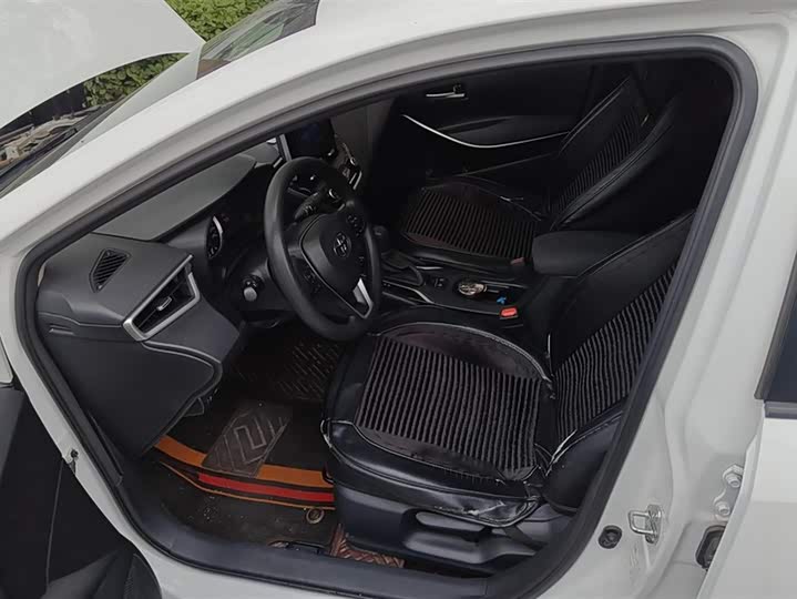 Фото 9 - Toyota Corolla