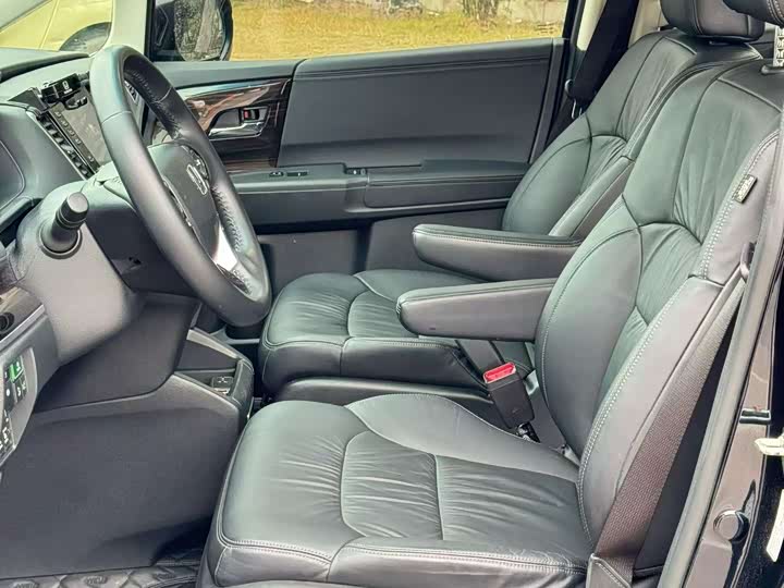 Фото 5 - Honda Odyssey