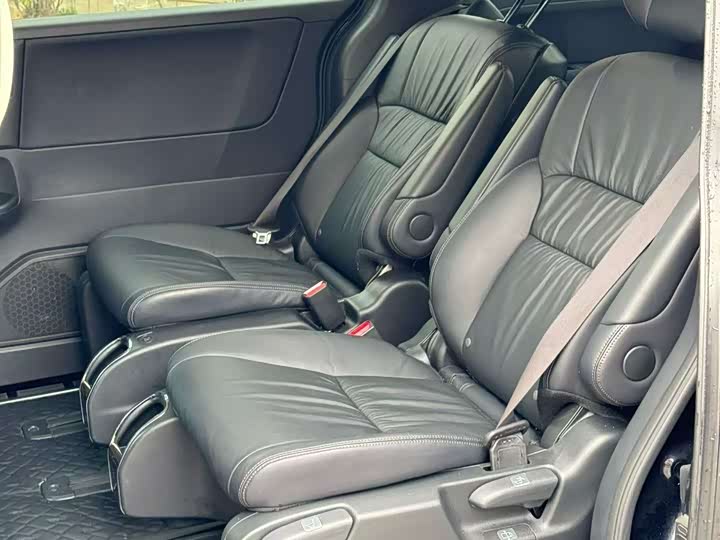 Фото 6 - Honda Odyssey