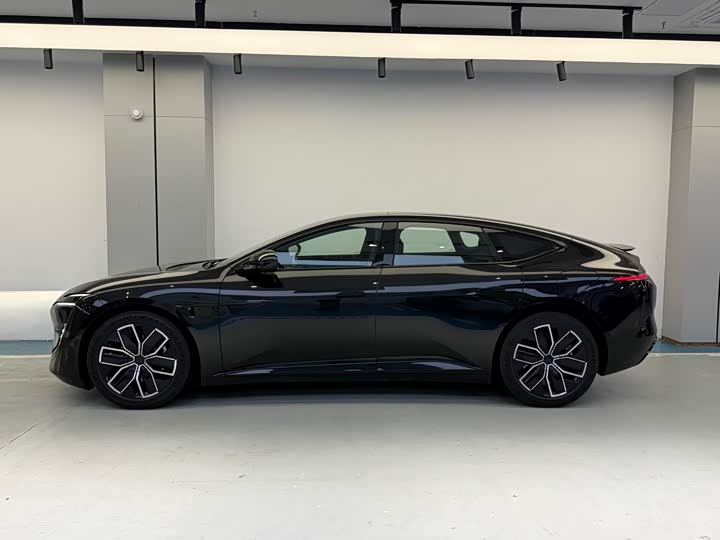 Фото 2 - Avatr 12