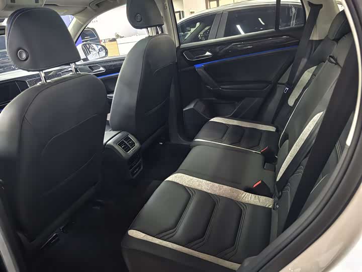 Фото 5 - Volkswagen Tayron GTE Hybrid