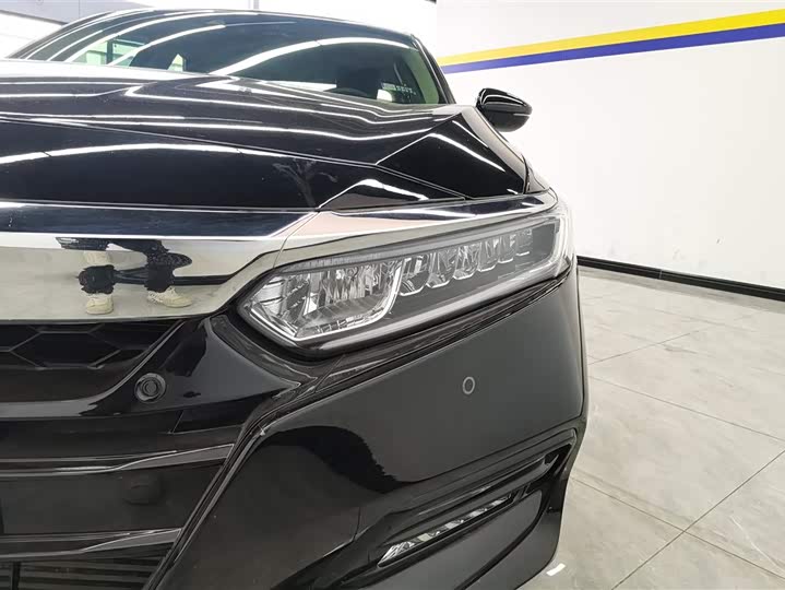 Фото 5 - Honda Accord