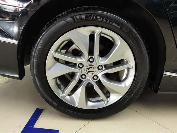 Фото 6 - Honda Accord