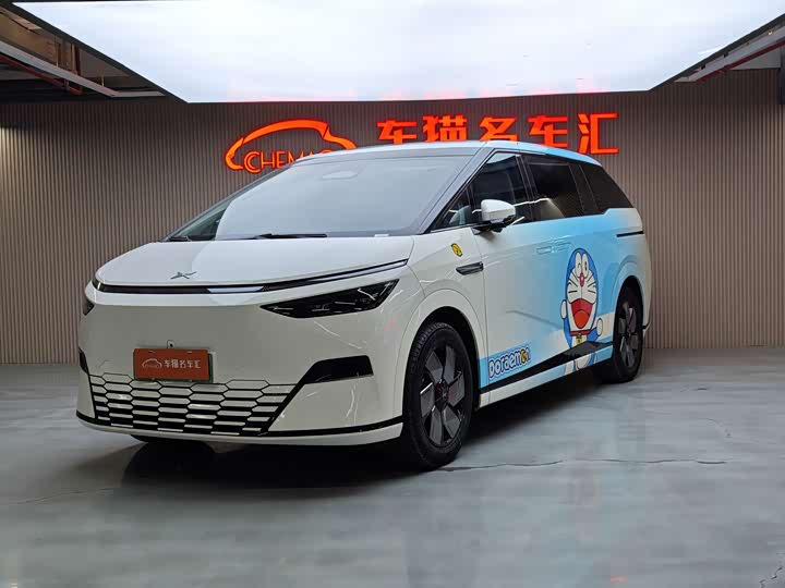 Фото 1 - XPeng X9