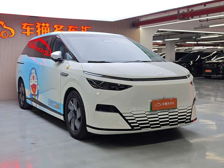 Фото 3 - XPeng X9