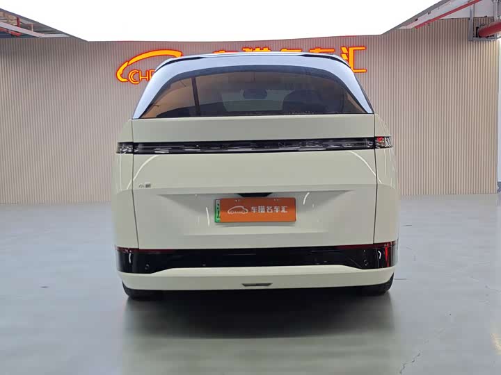 Фото 6 - XPeng X9