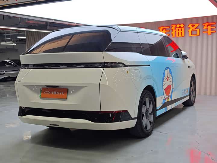 Фото 8 - XPeng X9