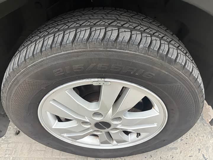 Фото 4 - Dongfeng Forthing M7