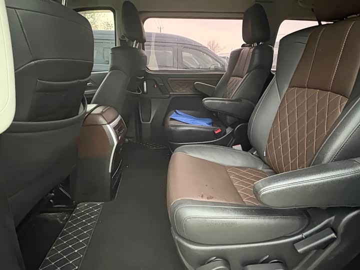 Фото 5 - Dongfeng Forthing M7